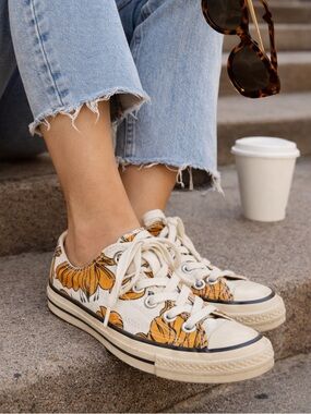 Converse Floral Chuck Taylor Low Top Sneakers Orange Print Size 7.5